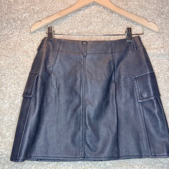 Faux Leather Mini Skirt Size Large New with Tags - Picture 5 of 7